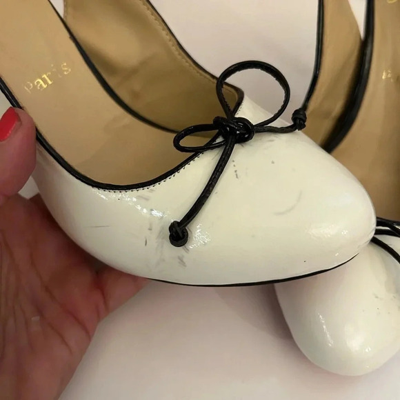 ! Christian Louboutin Cream Patent Leather Georgineta Pumps sz 40 - Picture 6 of 10